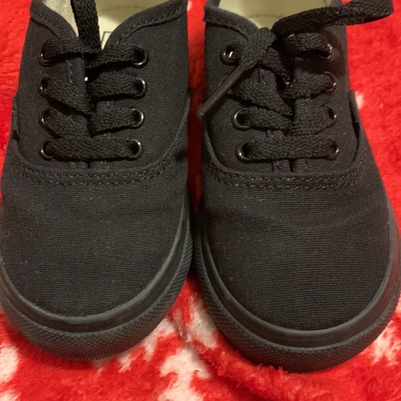 Toddler Vans shoes - Picture 2 of 6